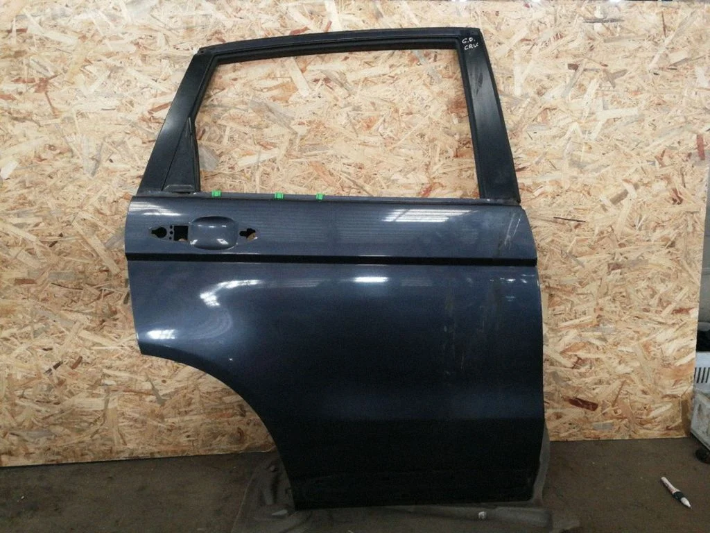 Rear door – right