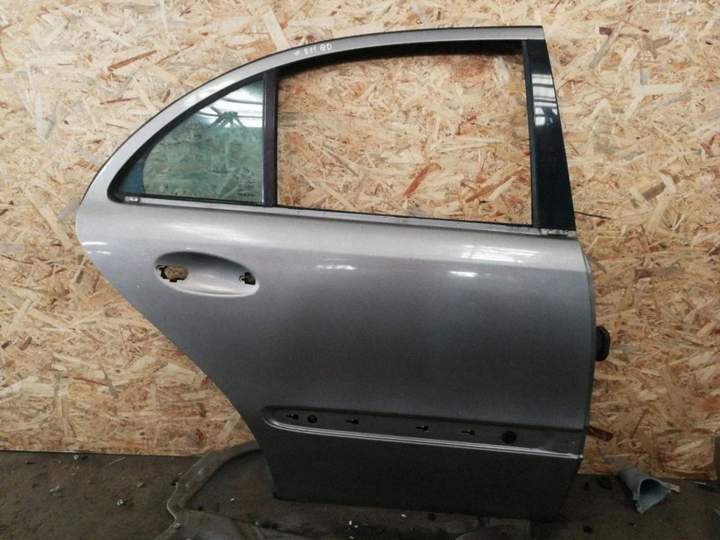 Rear door – right