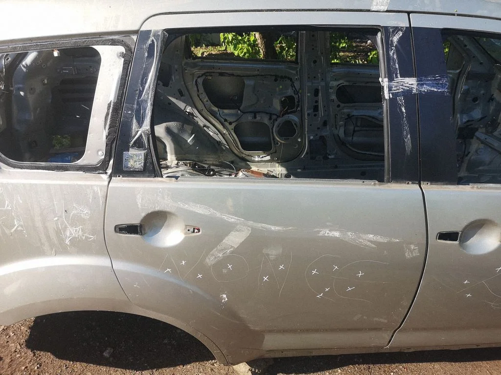 Rear door – right