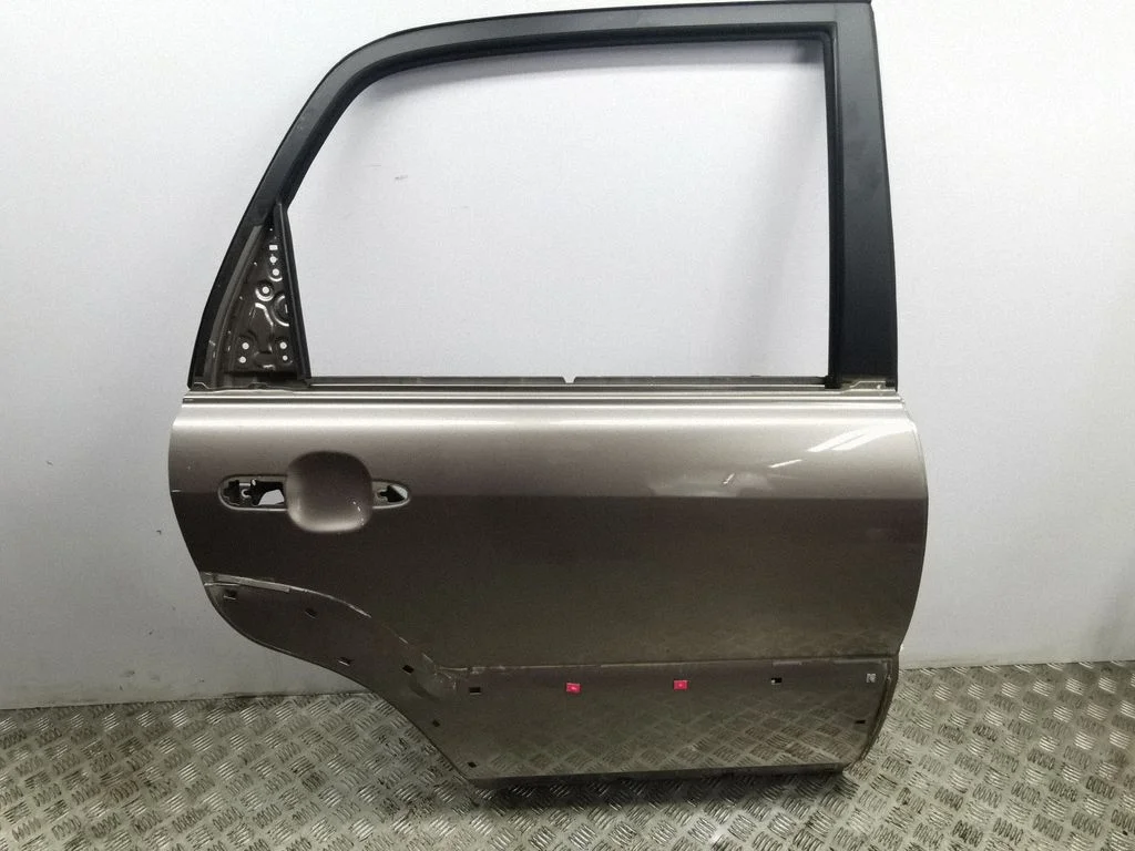 Rear door – right