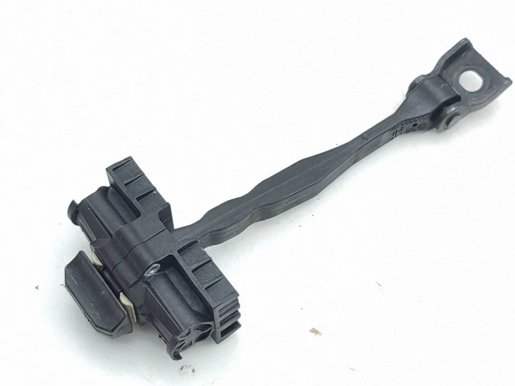 Rear door check strap stopper – Audi Q4 e-tron (2021-)