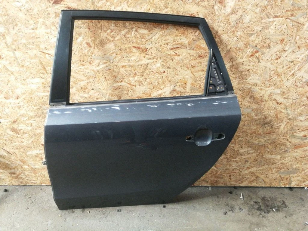 Rear door – left
