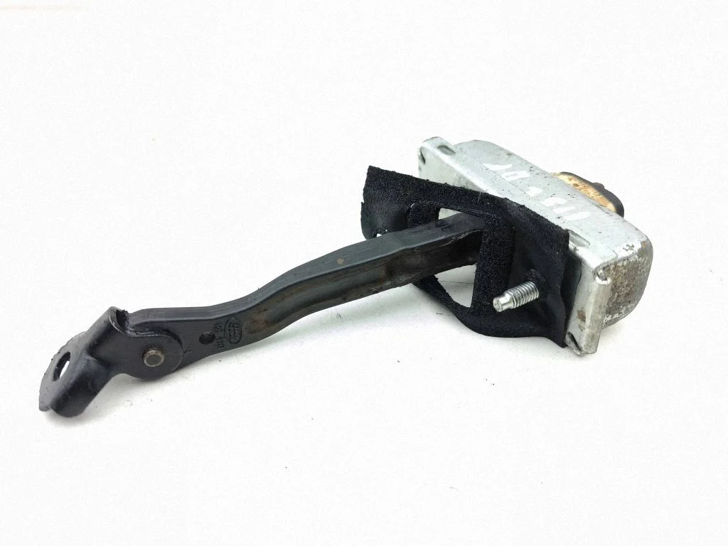 Rear door check strap stopper – Land Rover Evoque I (2011-2018)