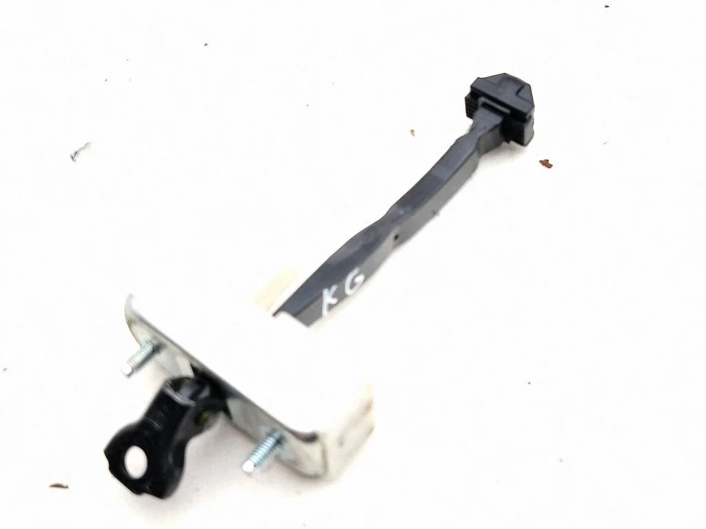 Rear door check strap stopper – Lexus RX 450H (2016-)