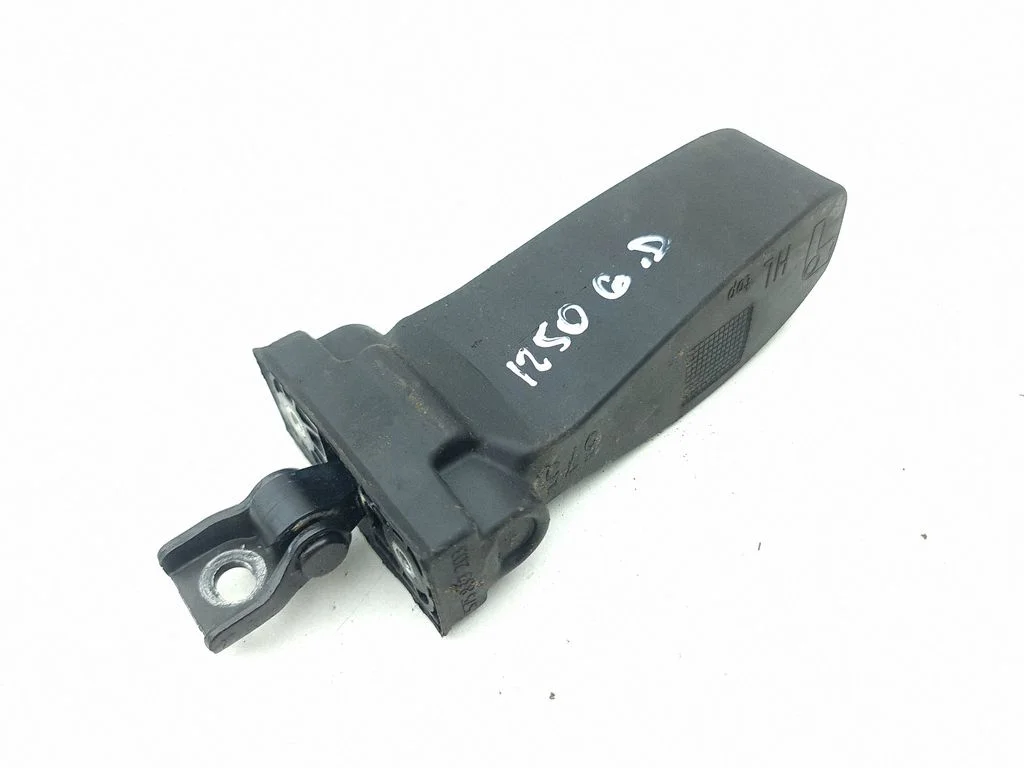 Rear door check strap stopper – Seat Ateca (2016-)