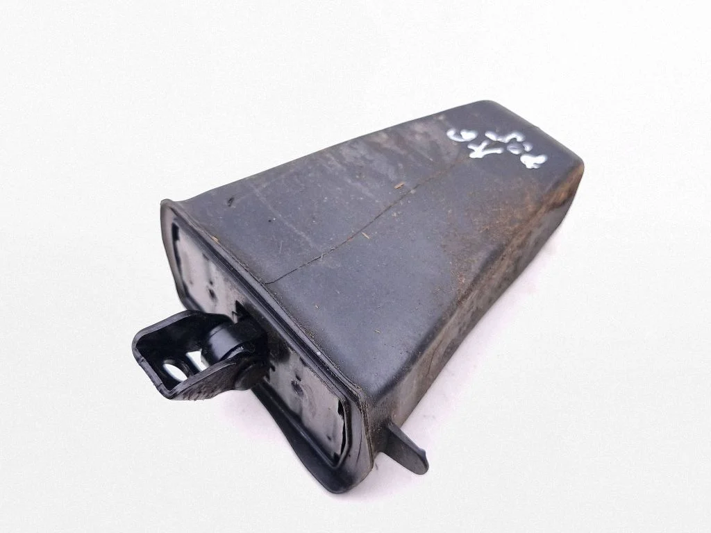 Rear door check strap stopper 7176423