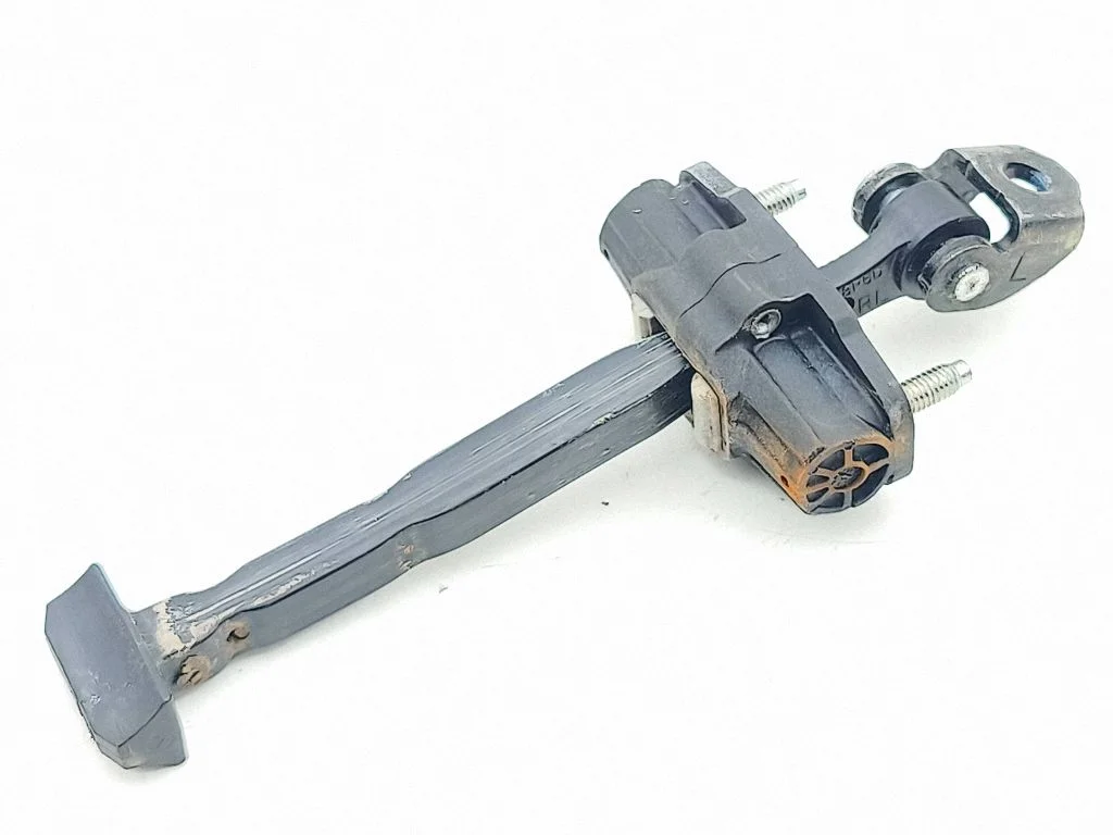 Aizmugurējo durvju atvēršanas ierobežotājs 31385858