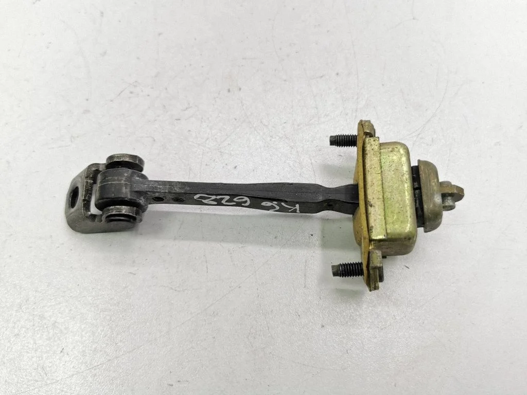 Ogranicznik drzwi tylnych 1X4AF27200