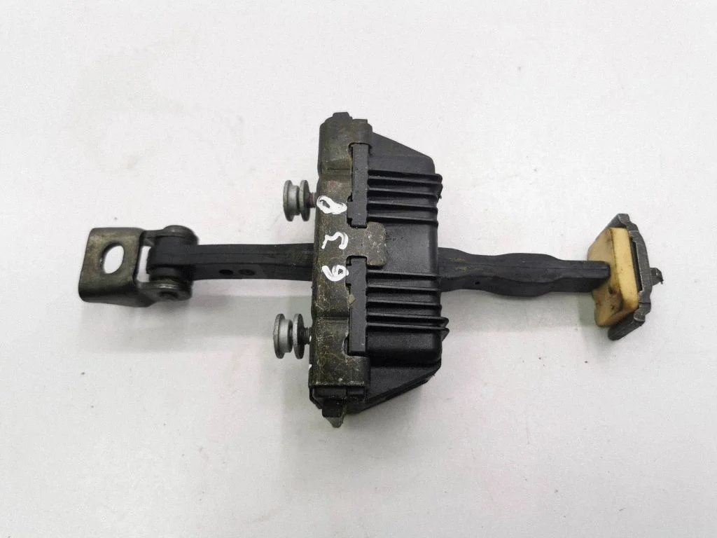 Rear door check strap stopper – BMW 5 Series E60 E61 (2004-2010)