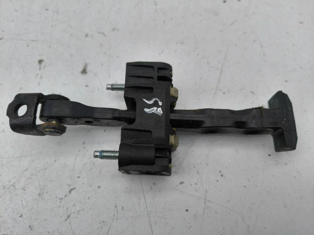 Rear door check strap stopper – Volvo V70 (2005-2008)