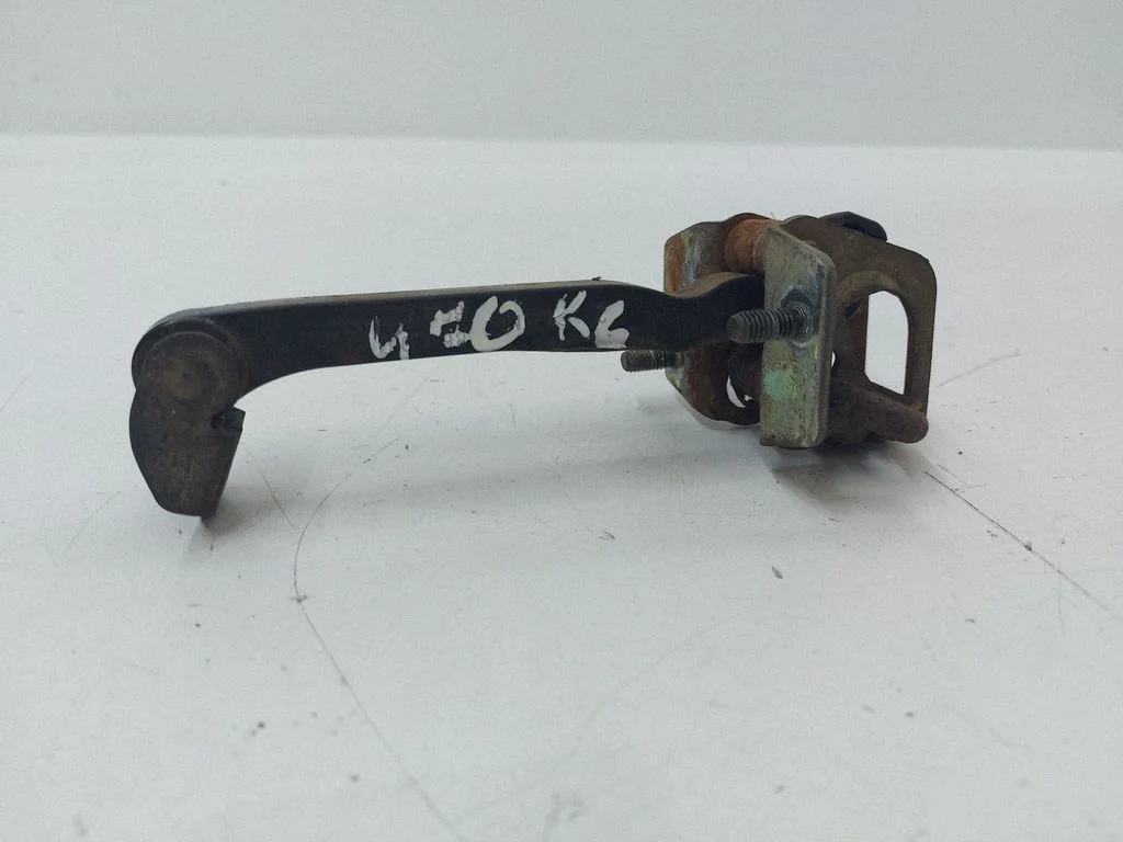 Rear door check strap stopper – Volvo XC90 (2003-2006)
