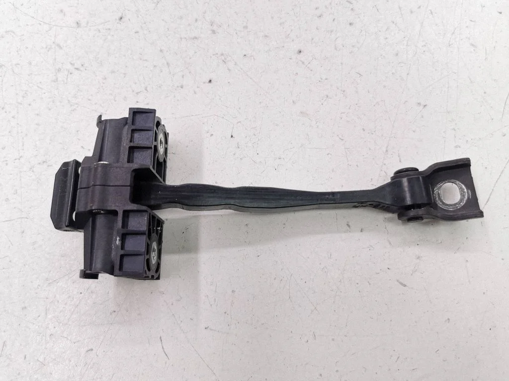 Rear door check strap stopper – Seat Ateca (2016-)
