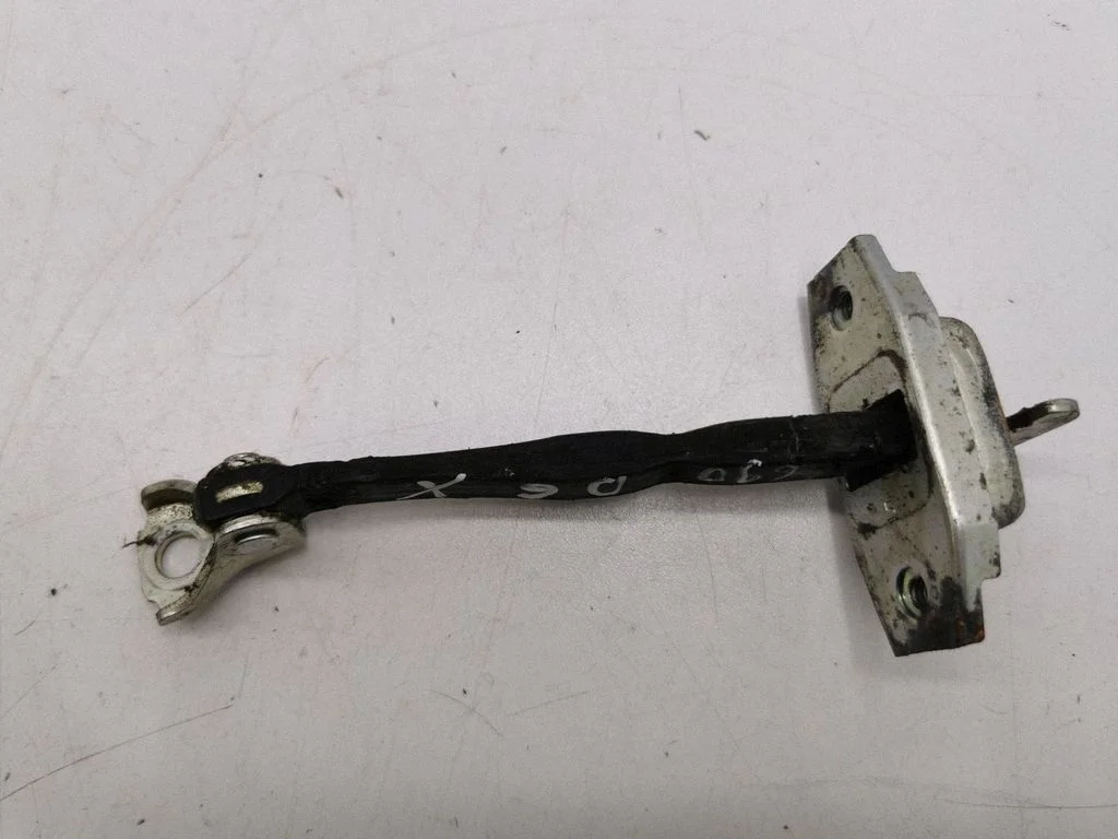 Rear door check strap stopper – Toyota RAV 4 (XA40) (2012-2018)