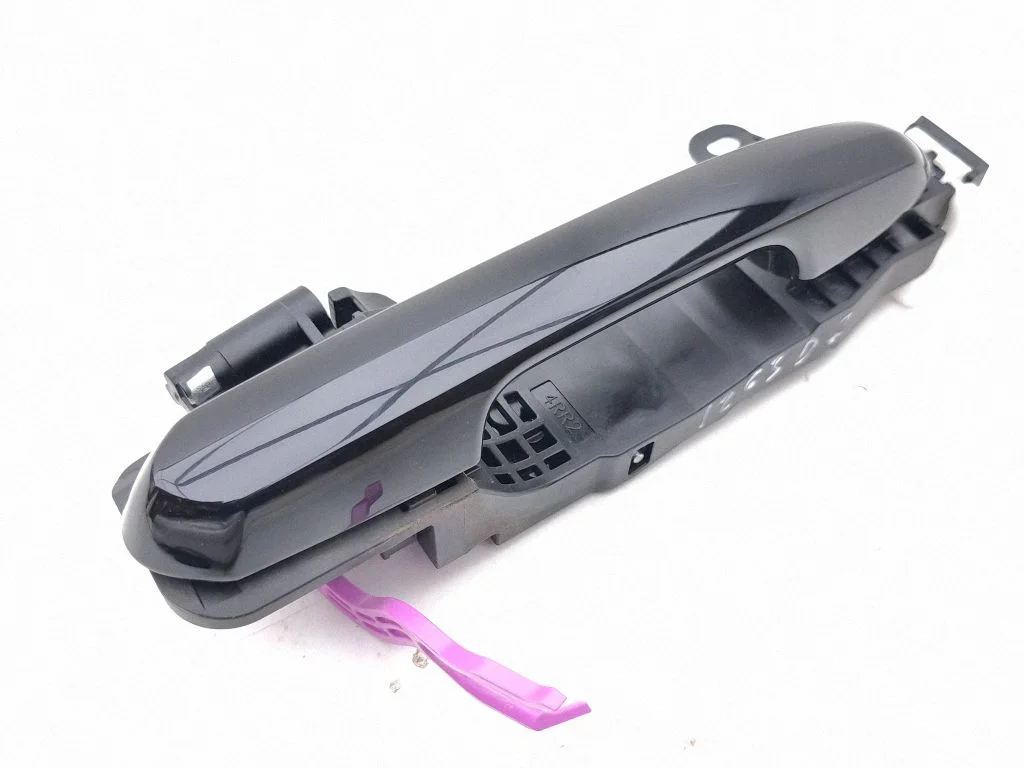 Rear door exterior handle – right
