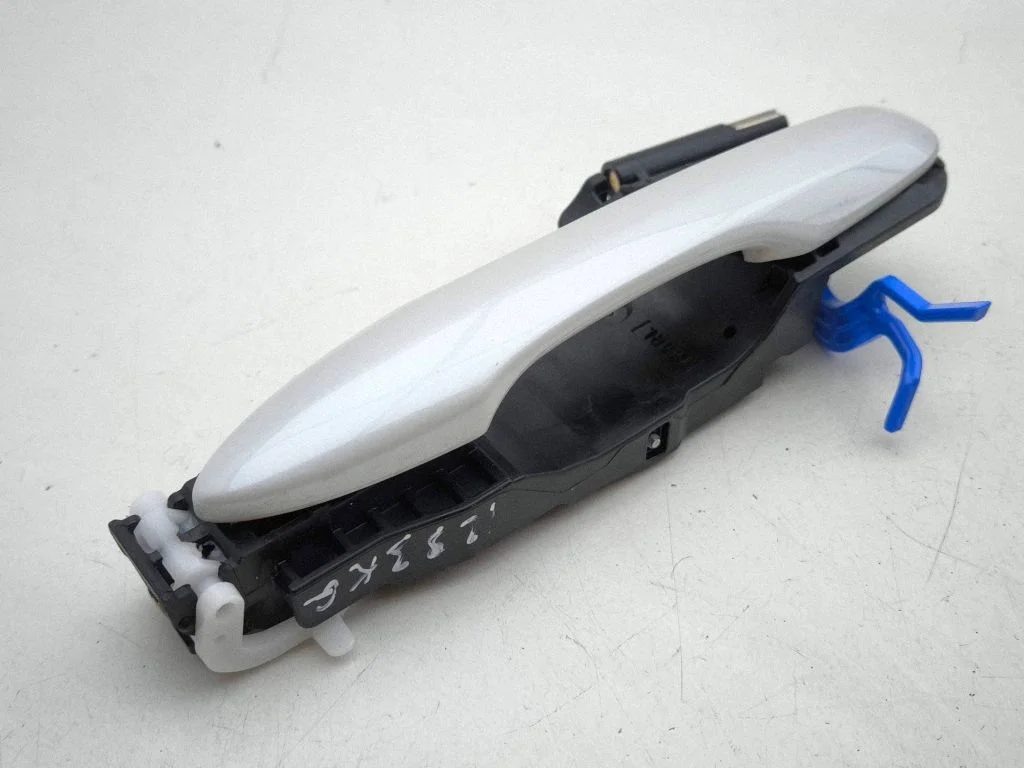 Rear door exterior handle – left