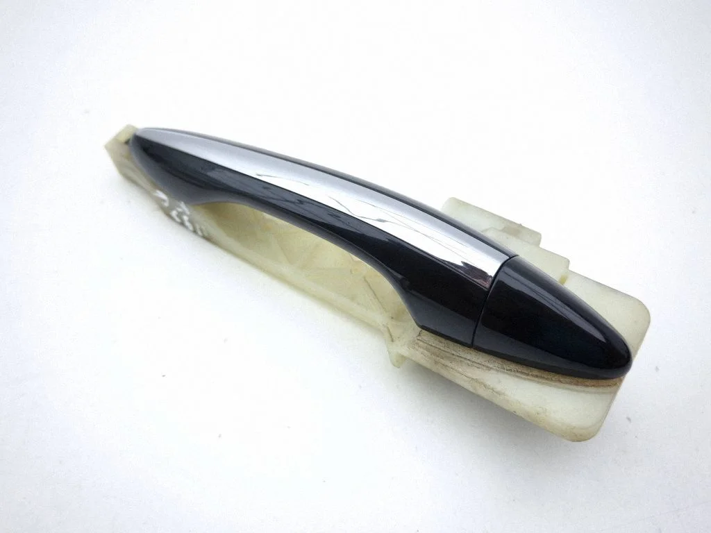 Rear door exterior handle – left