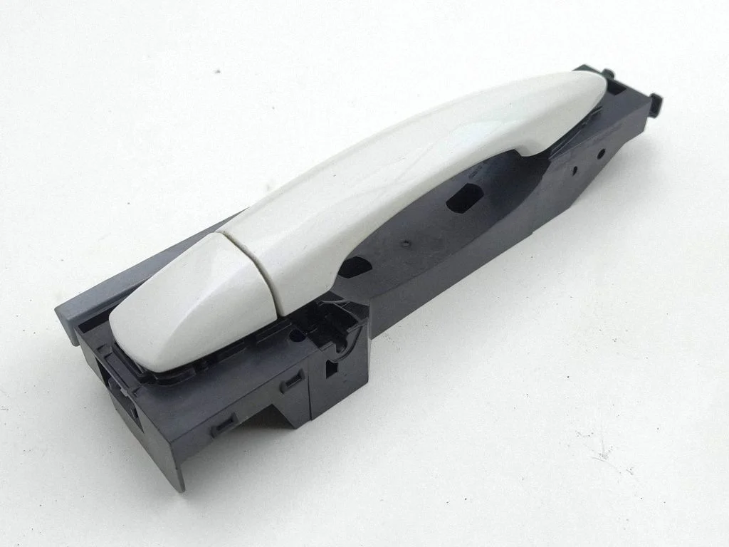 Rear door exterior handle 826106UA0A