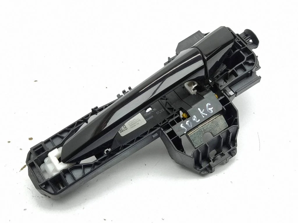 Rear door exterior handle 826115DM0A