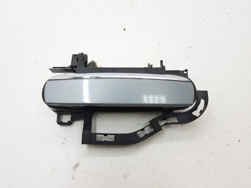 Klamka zewnętrzna drzwi tylnych 4F0837886