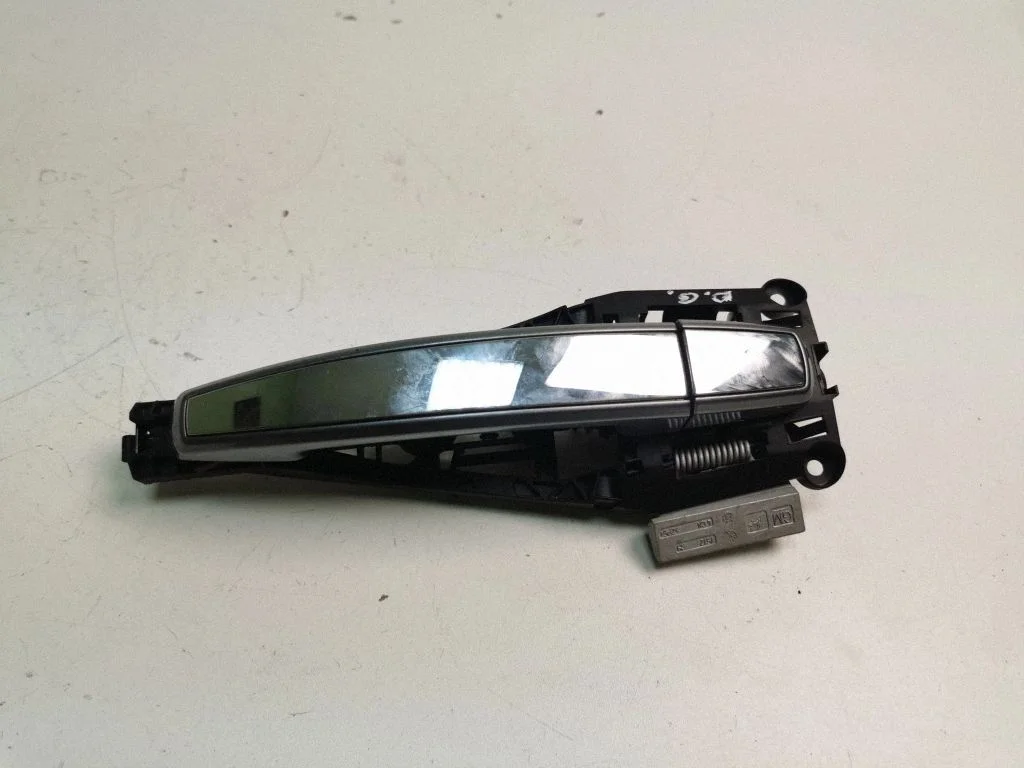 Rear door exterior handle – right