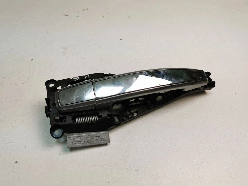 Rear door exterior handle – left