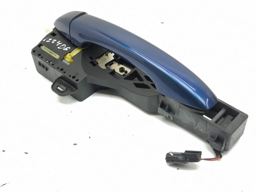 Rear door exterior handle 806067663R
