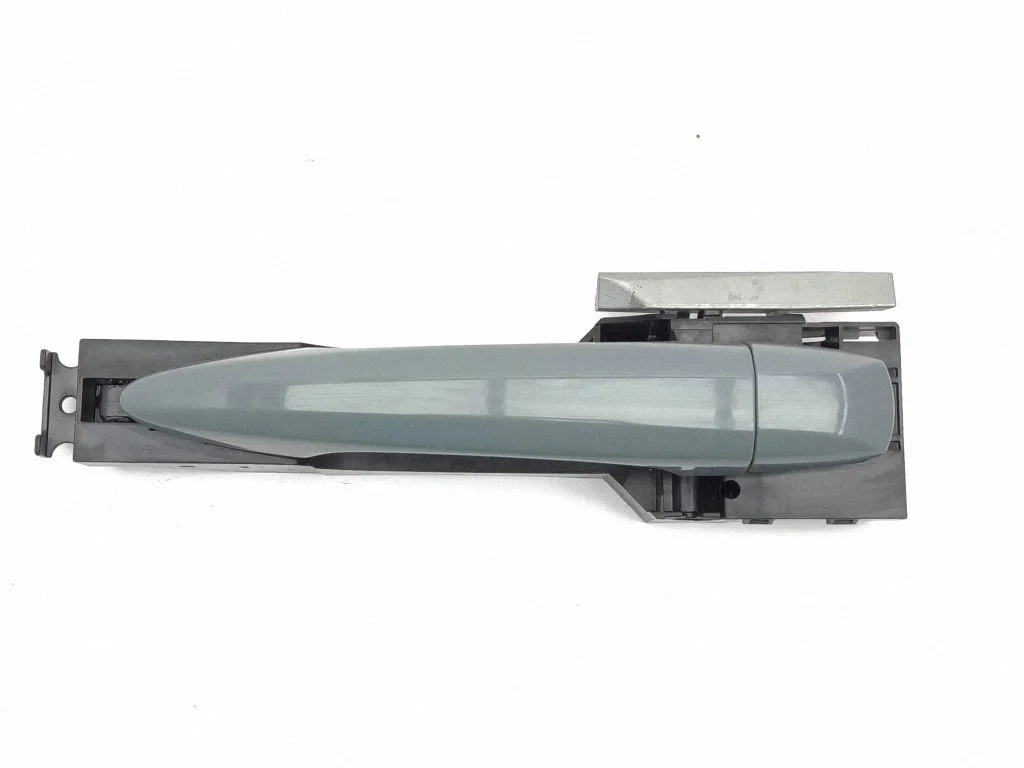 Klamka zewnętrzna drzwi tylnych 826116UA0A