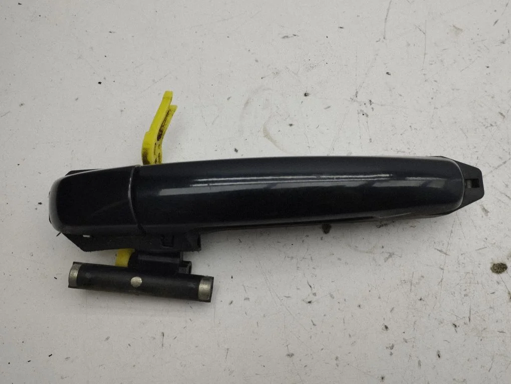 Rear door exterior handle – left