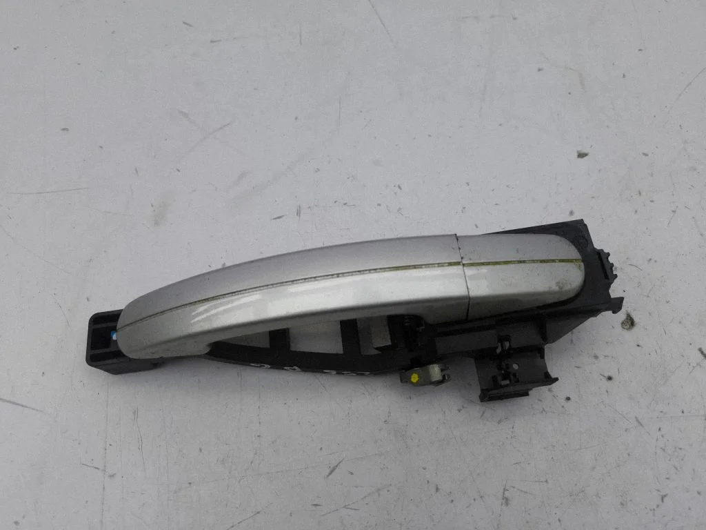 Rear door exterior handle – right