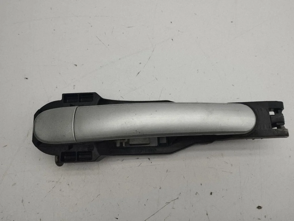 Rear door exterior handle 5P0839886A