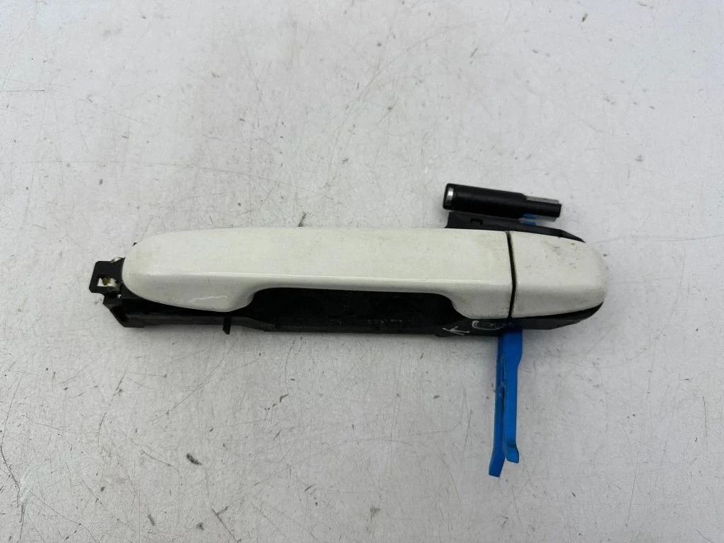 Rear door exterior handle – left
