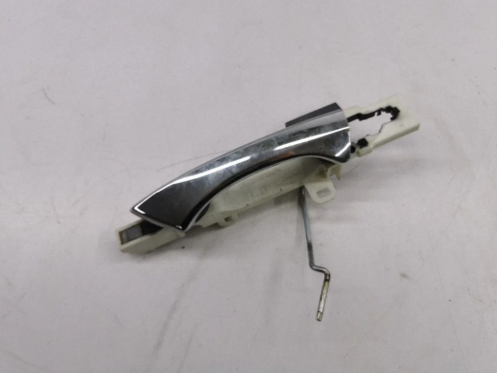 Rear door exterior handle – left