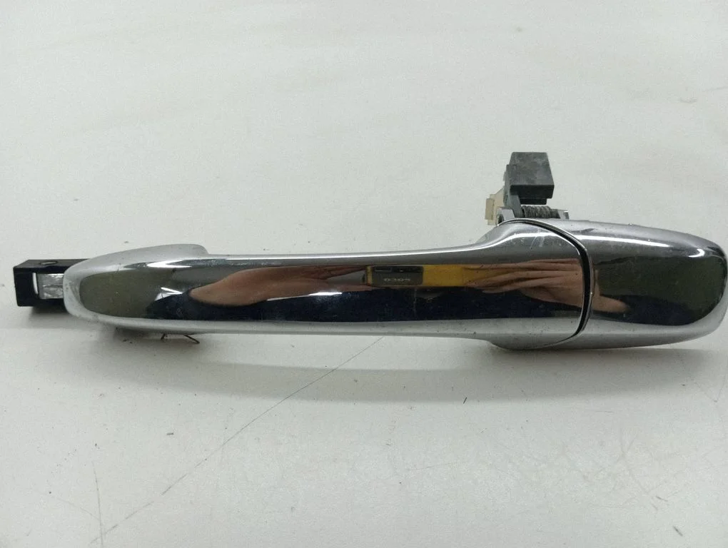 Rear door exterior handle – left