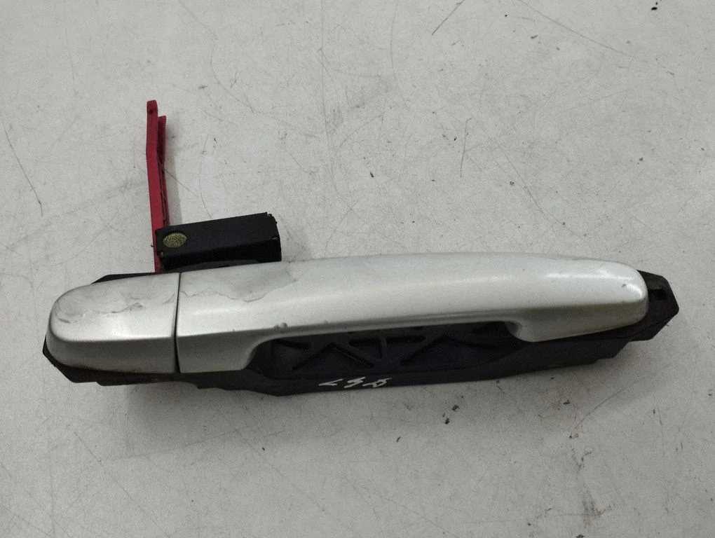 Rear door exterior handle – right