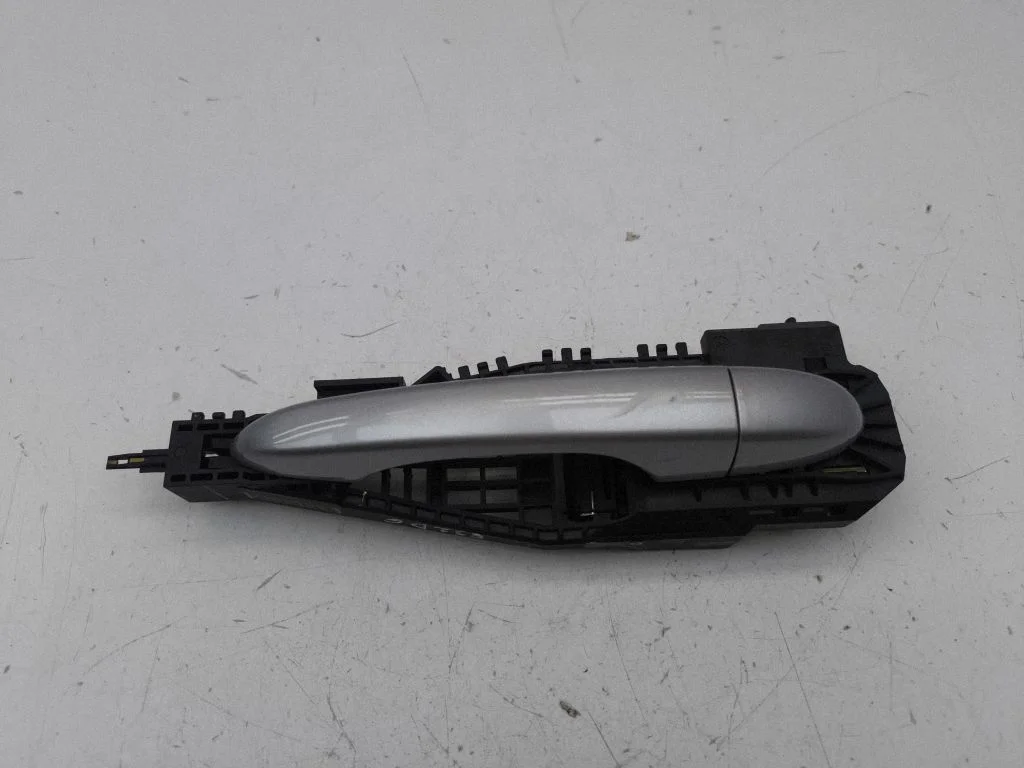 Rear door exterior handle 68084836