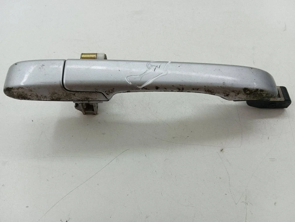Rear door exterior handle – right