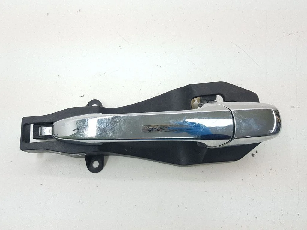 Rear door exterior handle