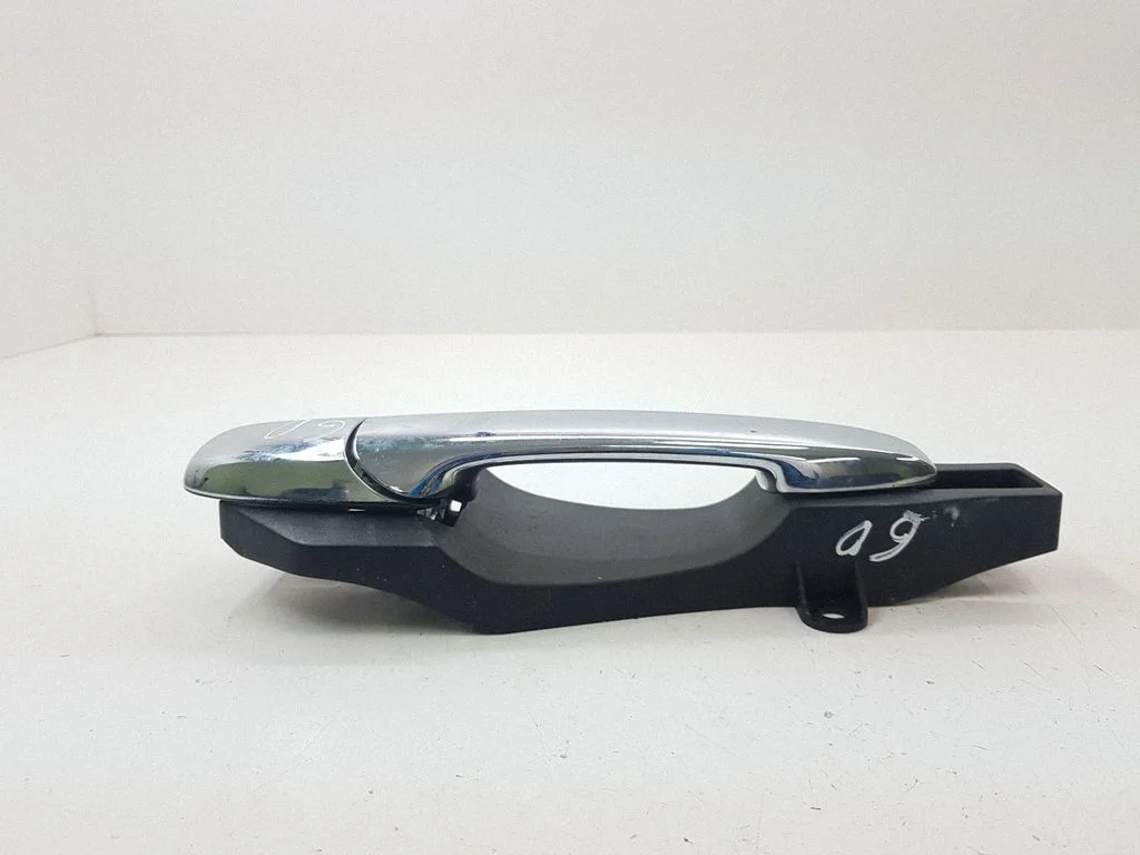 Rear door exterior handle