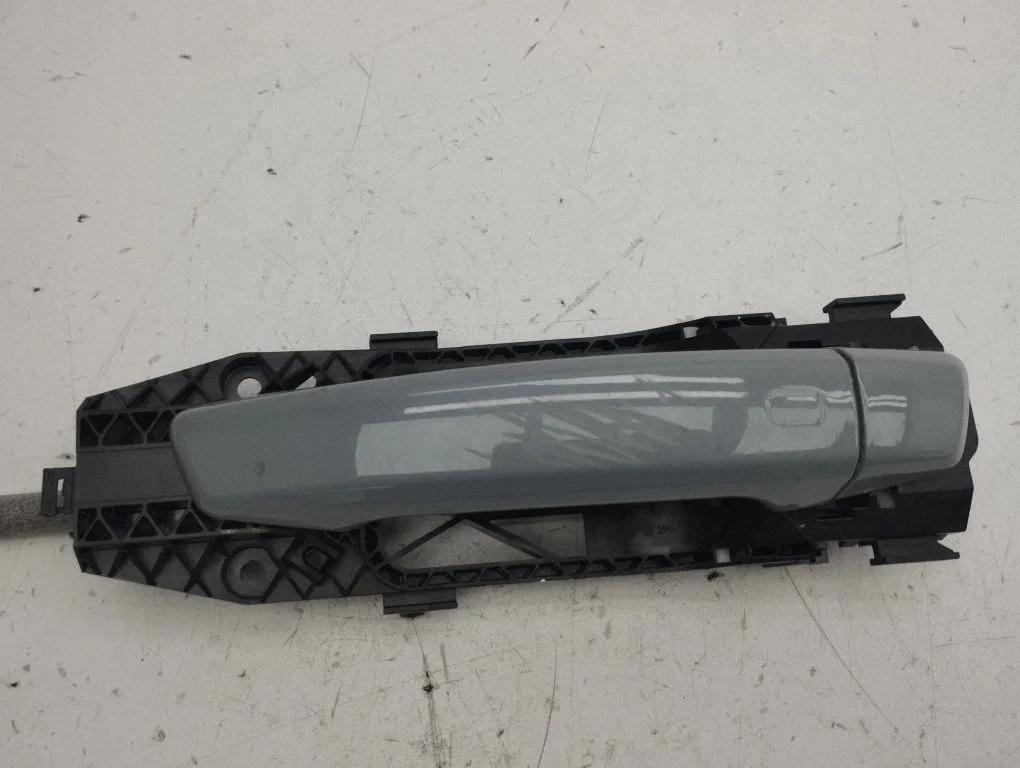 Tagaukse välimine käepide 8V0839885