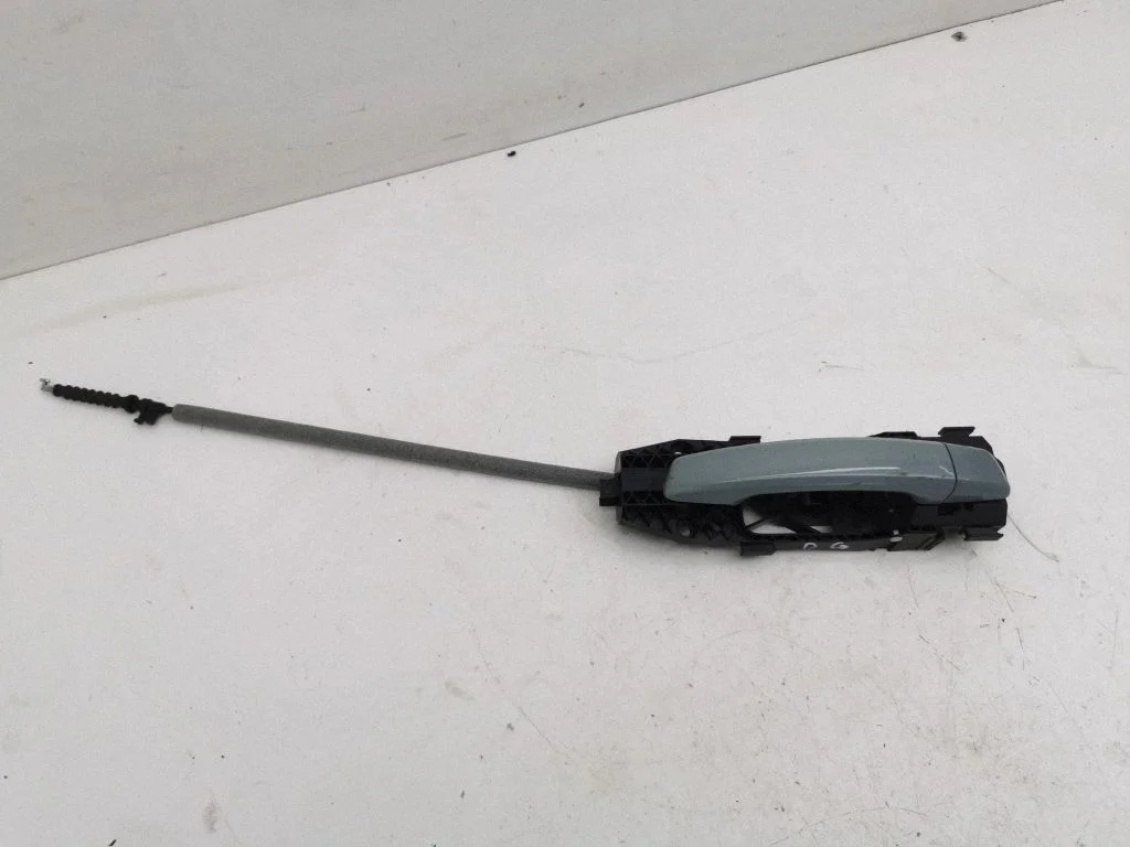 Tagaukse välimine käepide 8V0839885