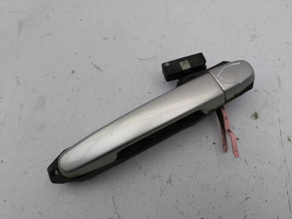 Rear door exterior handle – left