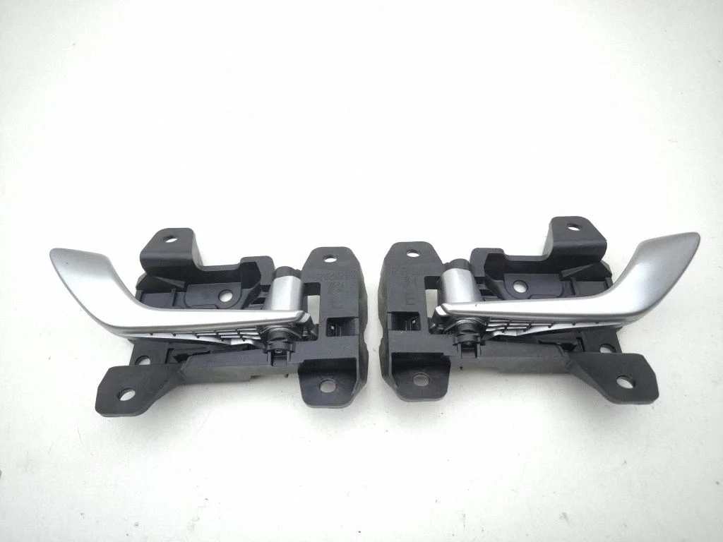 Rear door interior handle