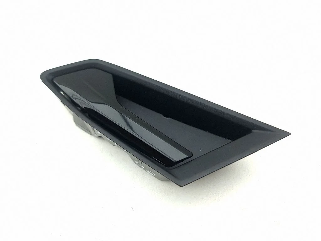 Rear door interior handle 806715772R