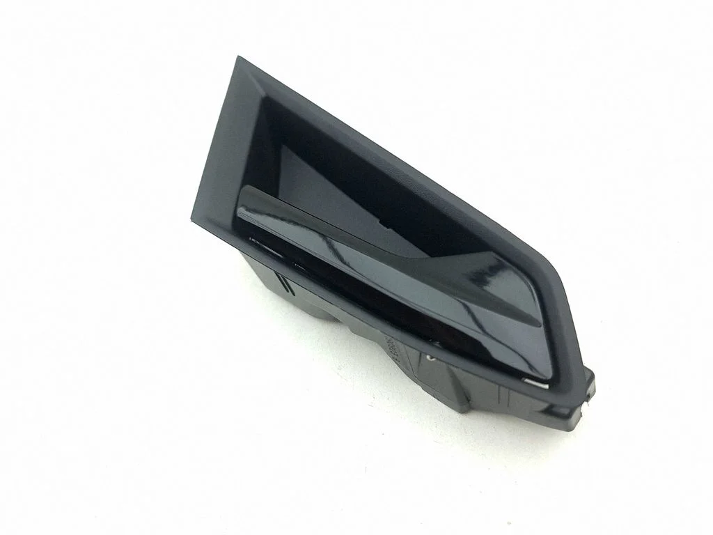 Rear door interior handle 826721582R