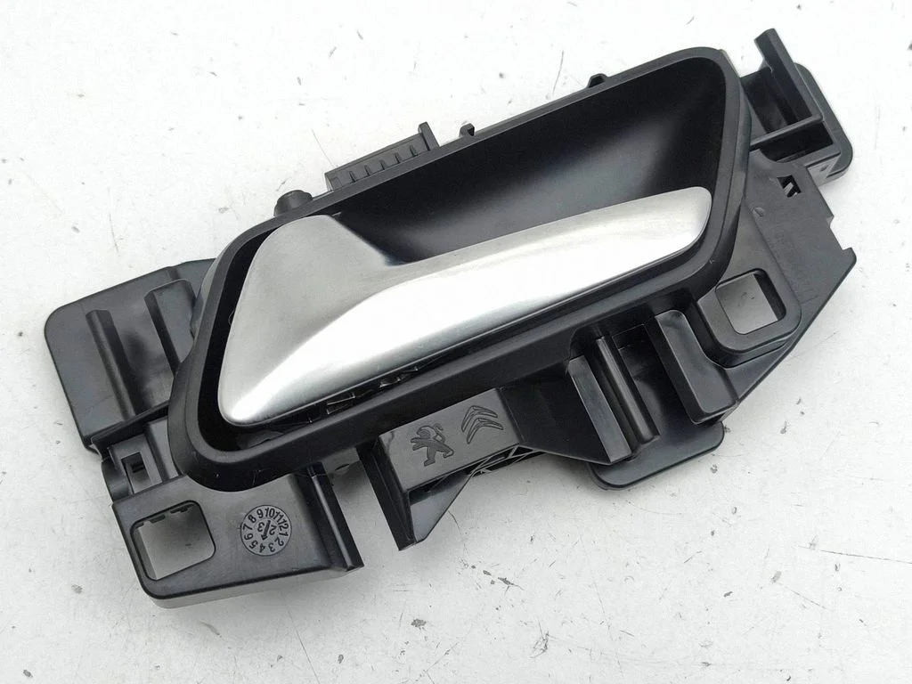 Rear door interior handle 2021064001