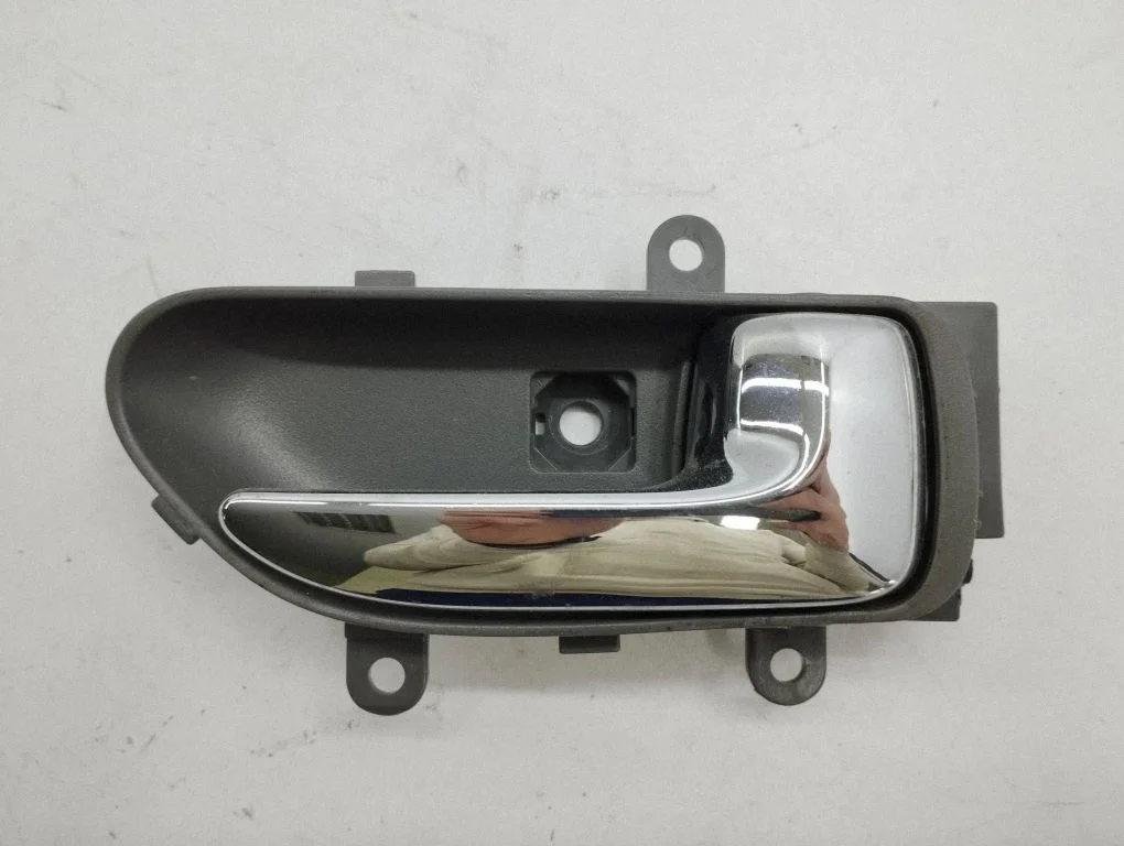 Rear door interior handle – right