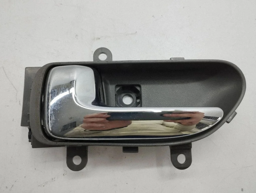 Rear door interior handle – left