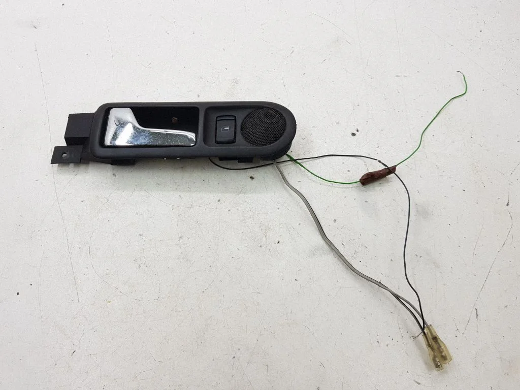Rear door interior handle – Volkswagen Passat B5 (1997-2000)