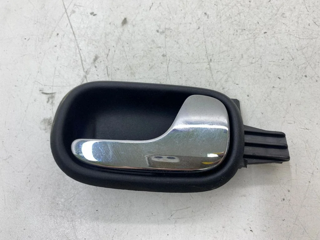 Tagaukse sisemine käepide – Audi A4 S4 B5 8D (1994-1999)