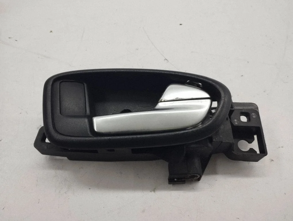Rear door interior handle 6M21U22600